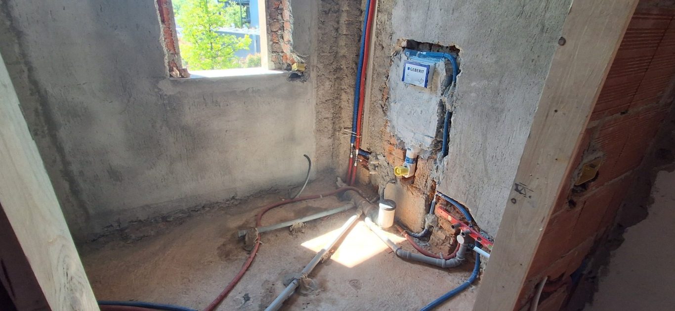 Rifacimento impianti classici con cassetta incasso Geberit, cantiere ordinato. Sesto San Giovanni Q.re Quadrifoglio